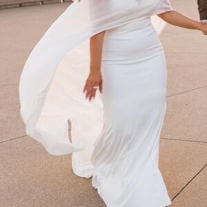 Source Unknown Elegant White Wrap